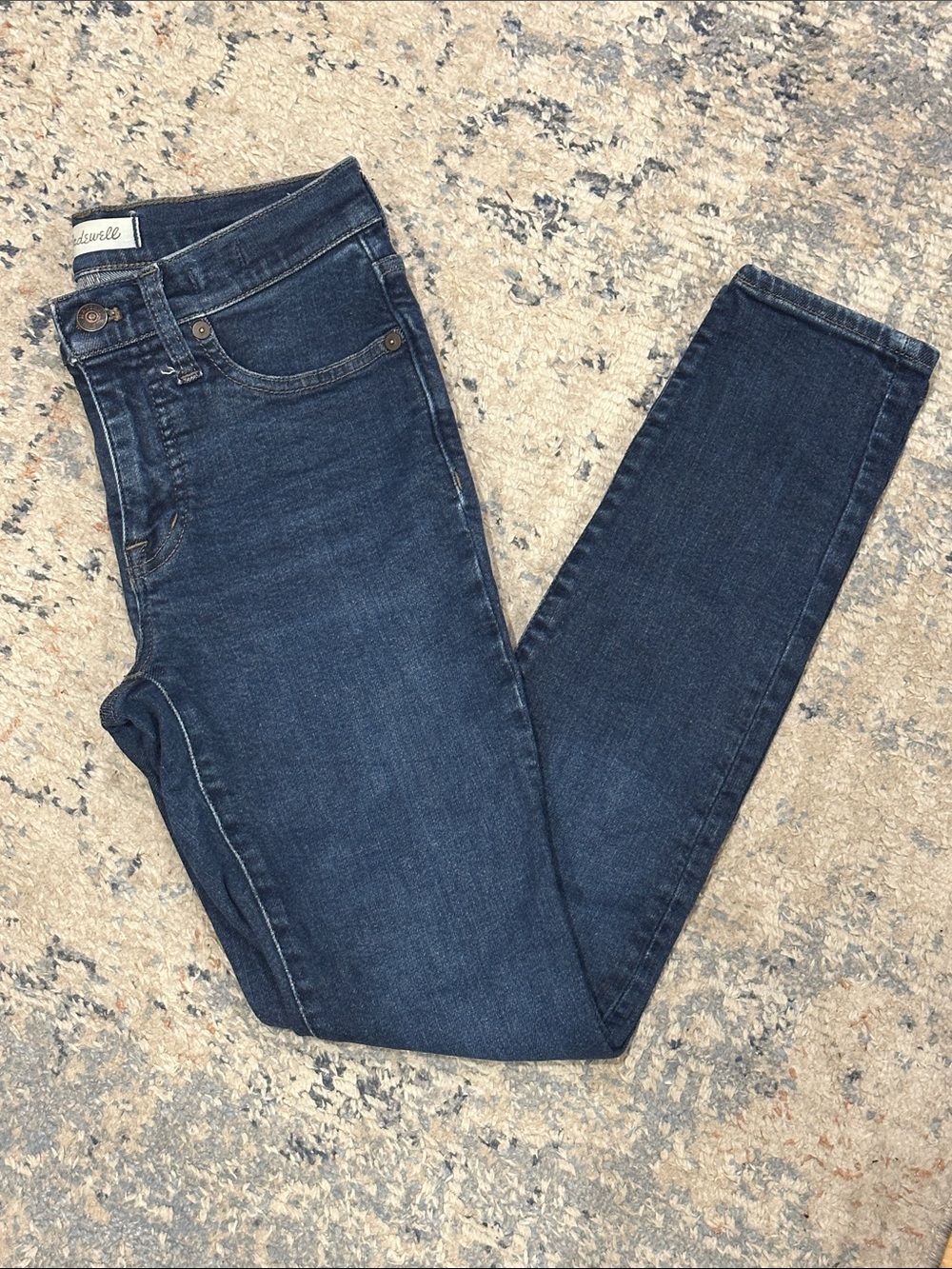 9" Mid-Rise Skinny Jeans in Orland Wash: